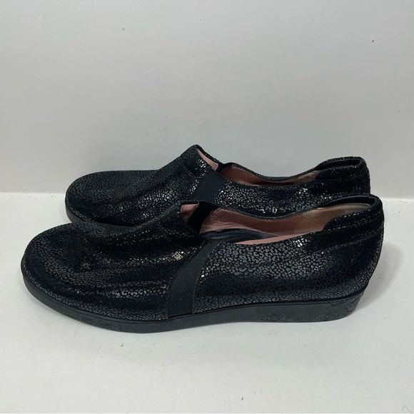 NWOT Beautifeel Black Sparkly Casual Flats - Picture 3 of 6